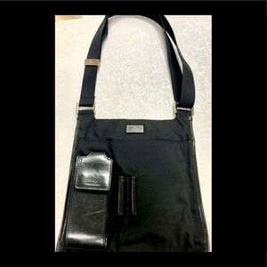 Vintage Authentic Black Gucci Messenger Crossbody Bag Purse